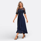 Mariana – Abito in Pizzo Elegante con Maniche Corte per un Look Unico