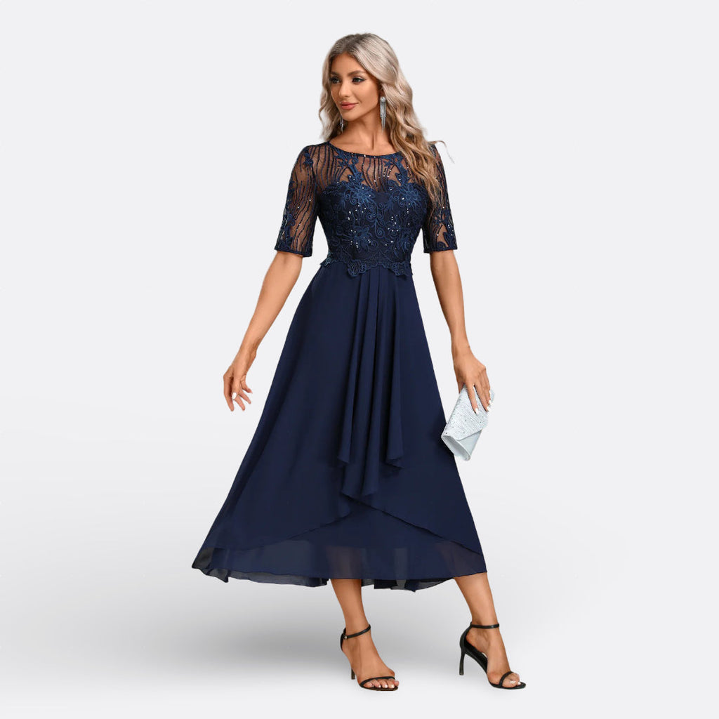 Mariana – Abito in Pizzo Elegante con Maniche Corte per un Look Unico