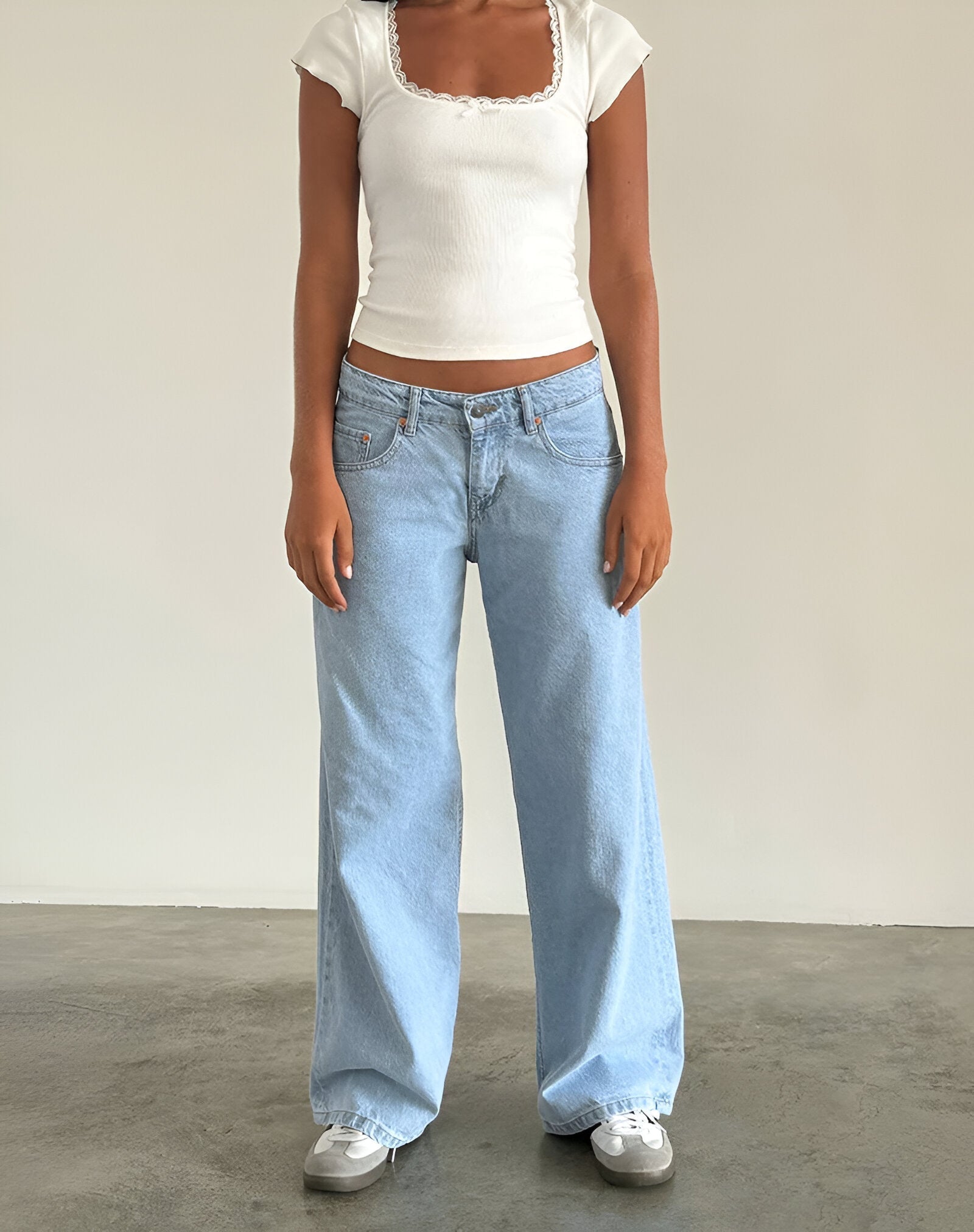 MIA | Jeans a gamba larga a vita bassa - Stile e Comfort per Ogni Occasione!