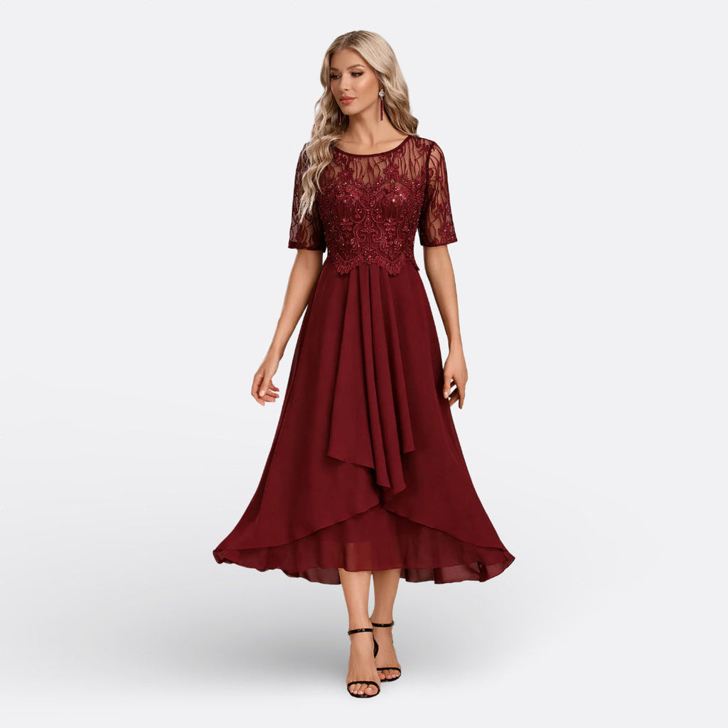 Mariana – Abito in Pizzo Elegante con Maniche Corte per un Look Unico