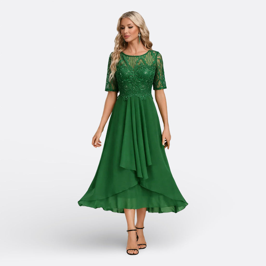 Mariana – Abito in Pizzo Elegante con Maniche Corte per un Look Unico