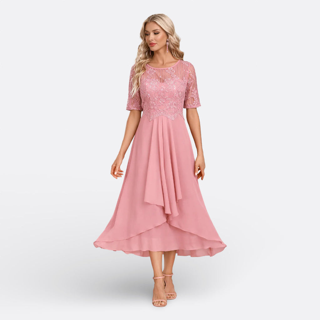 Mariana – Abito in Pizzo Elegante con Maniche Corte per un Look Unico