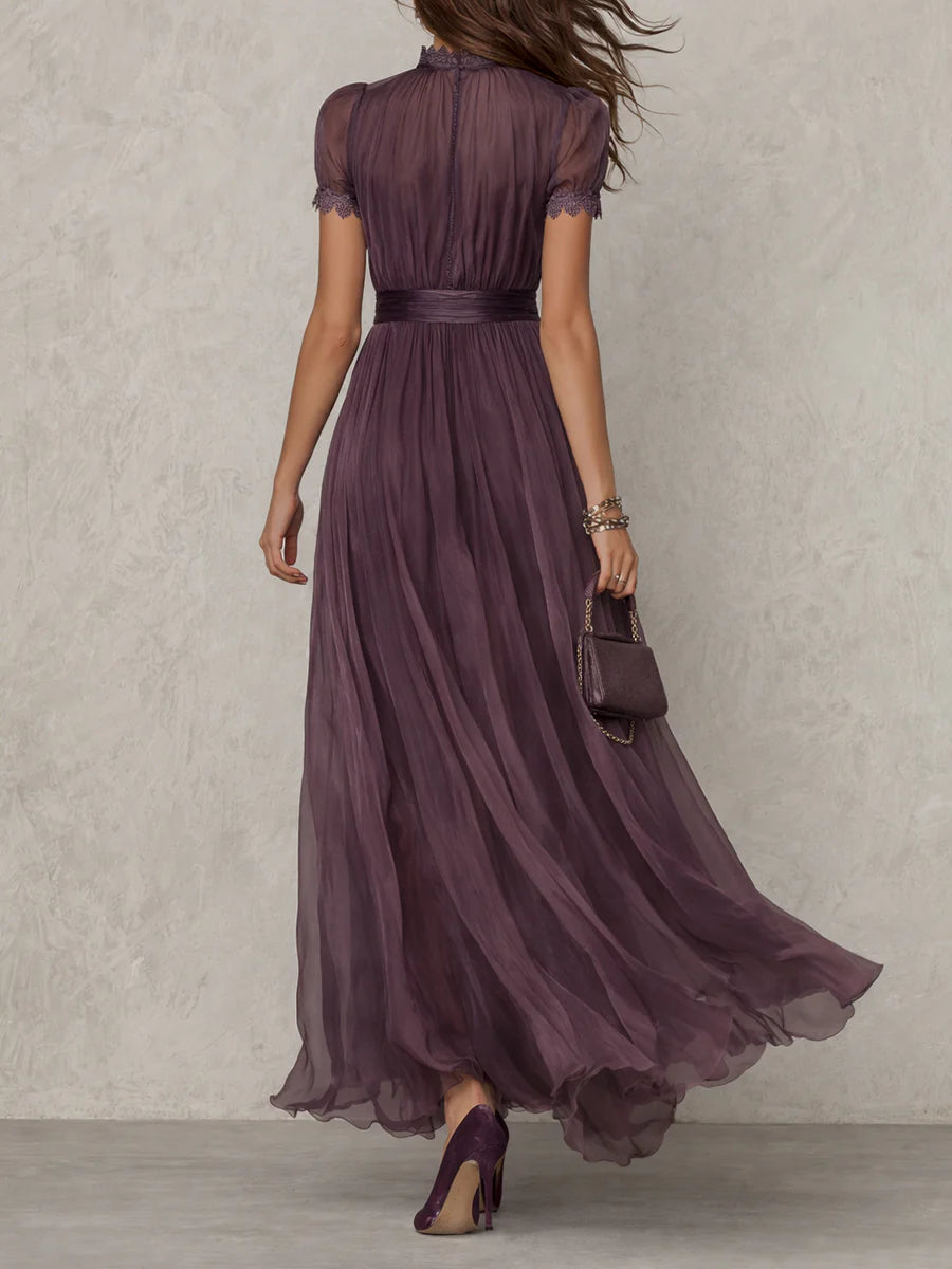 Flavia - Abito Lungo Viola con Scollo a Goccia e Dettagli in Pizzo Chiffon | Eleganza e Stile