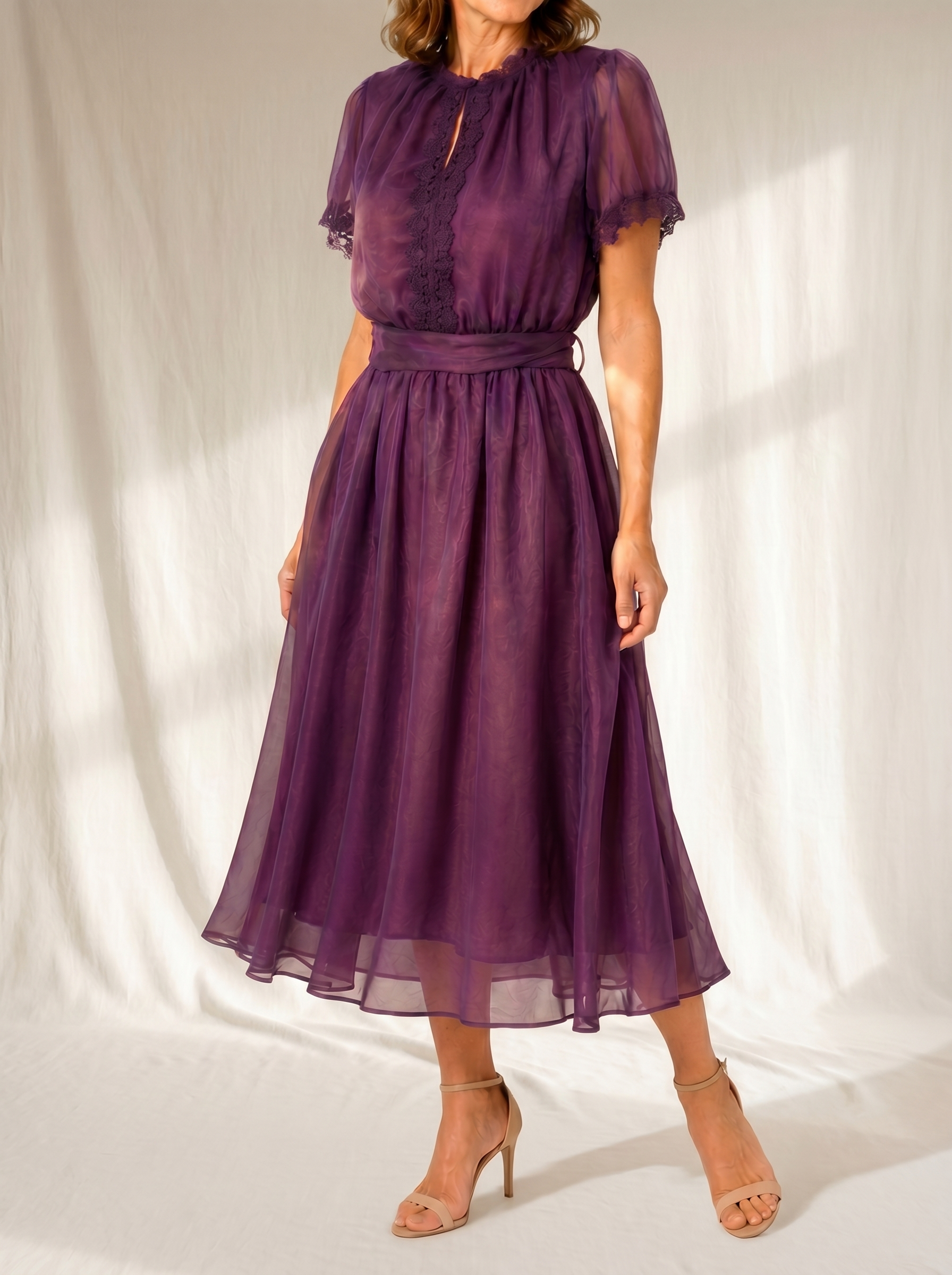 Flavia | Maxi Abito Elegante con Scollo a Goccia e Raffinato Bordo in Pizzo Chiffon