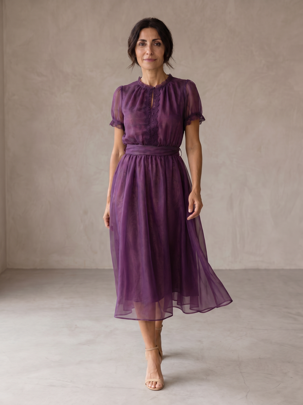 Flavia | Maxi Abito Elegante con Scollo a Goccia e Raffinato Bordo in Pizzo Chiffon
